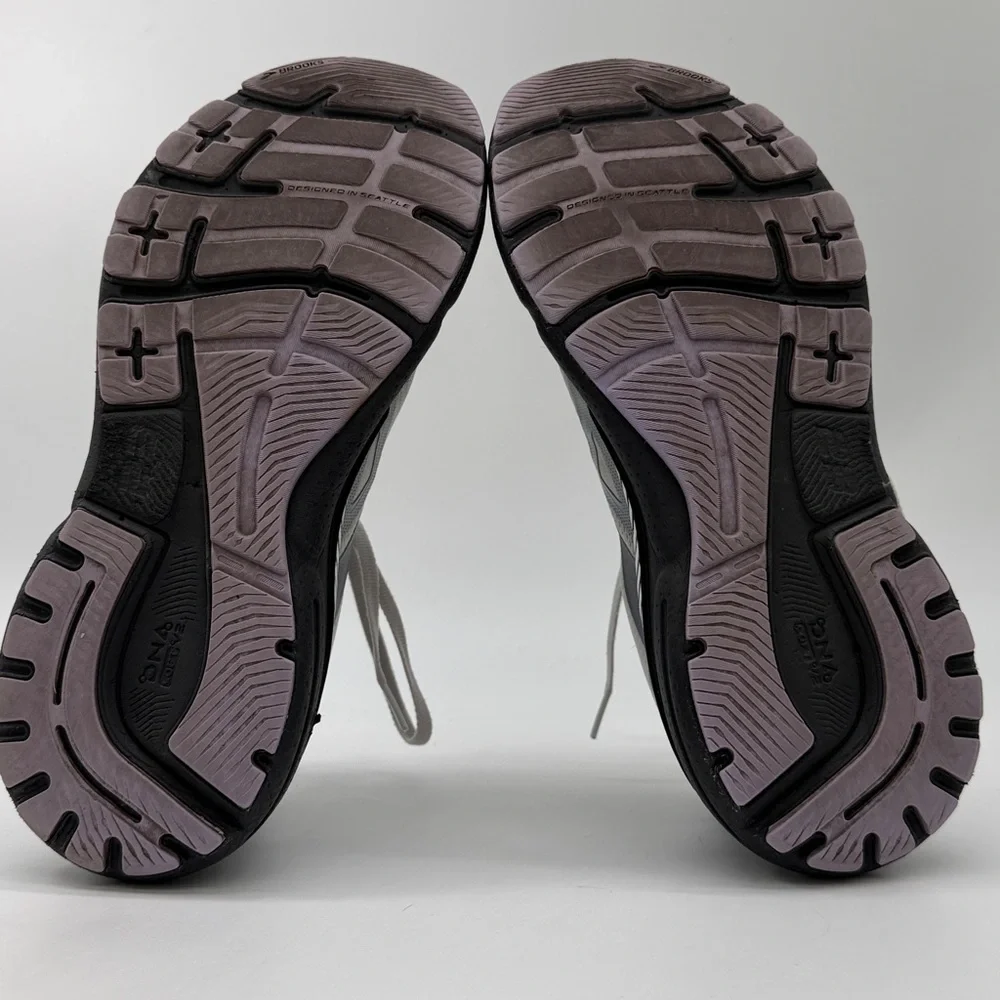 Brooks Adrenaline GTS Men’s Running Shoes in Light Gray and Black - Picture 15 of 16